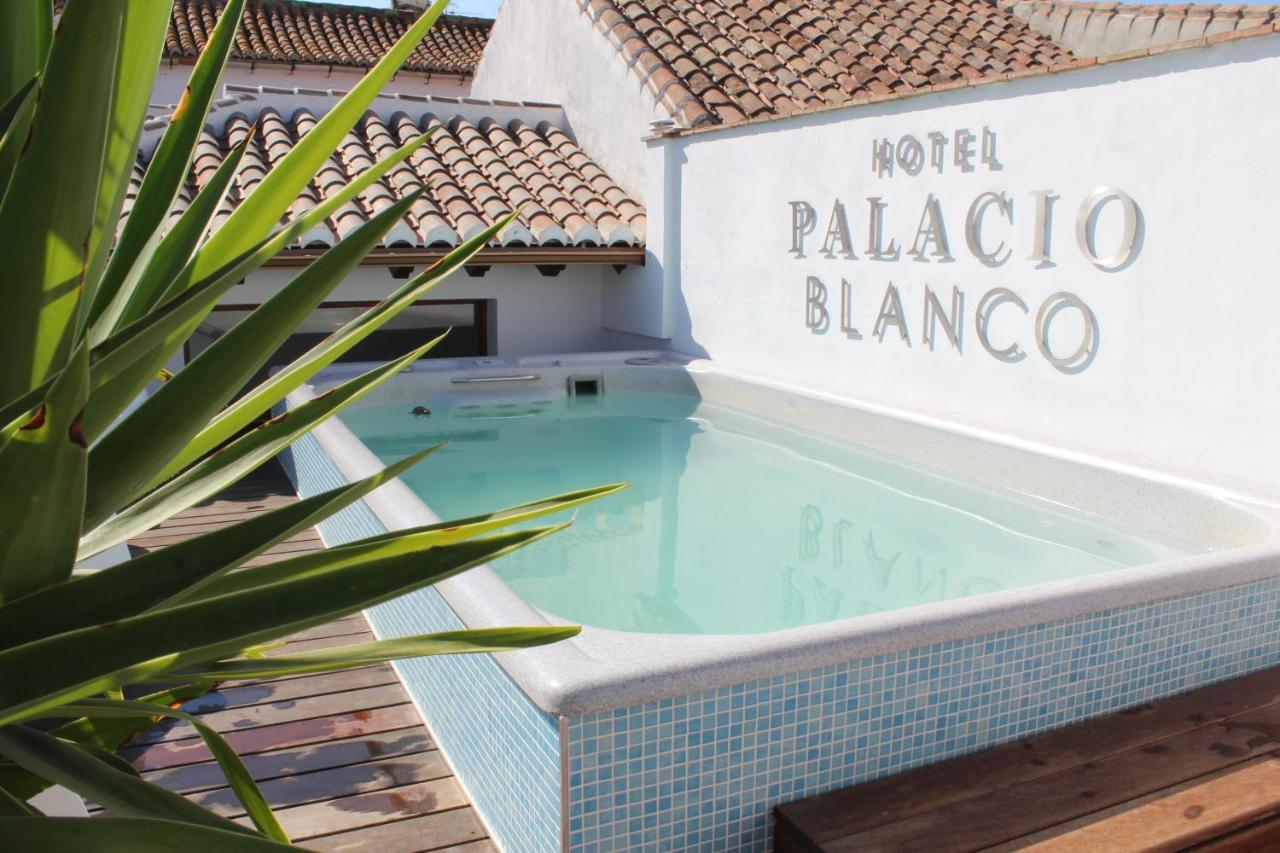 Hotel Palacio Blanco Velez Malaga Esterno foto